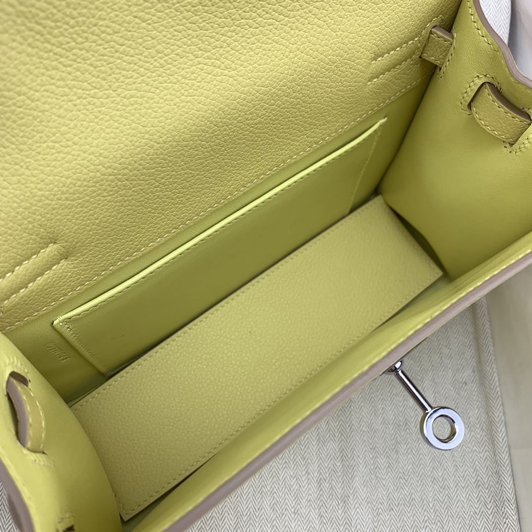 Hermes Kelly Danse Evercolor Bag In Jaune Poussin Color